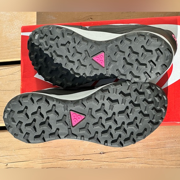 NEW Nike ACG Lowcate SE Casual Sneaker - Mens US 10.5 | Womens US 12 - Picture 7 of 9